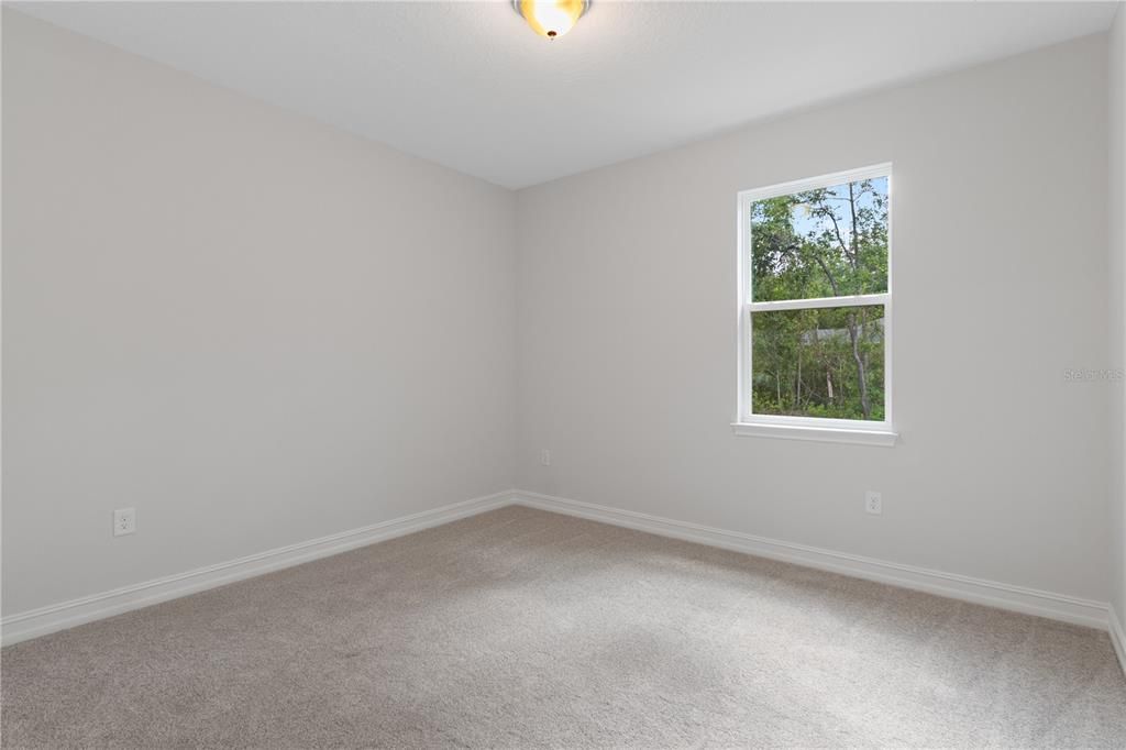 Activo con contrato: $399,500 (4 camas, 2 baños, 1903 Pies cuadrados)