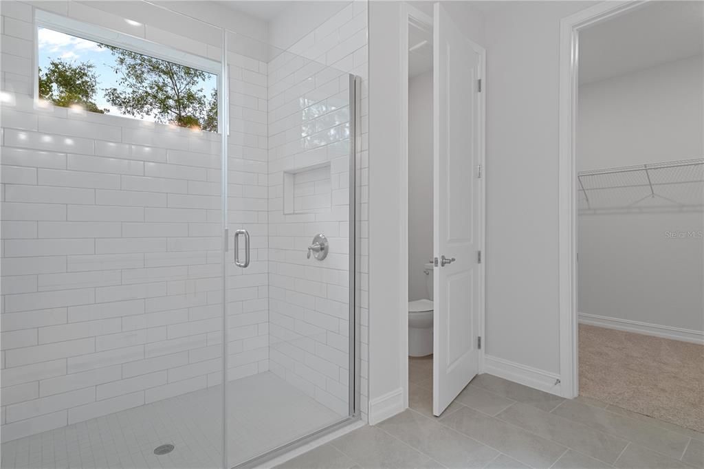 Activo con contrato: $399,500 (4 camas, 2 baños, 1903 Pies cuadrados)