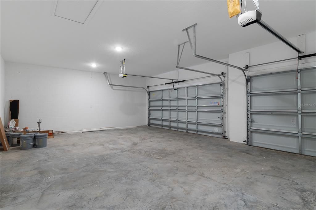 Activo con contrato: $399,500 (4 camas, 2 baños, 1903 Pies cuadrados)