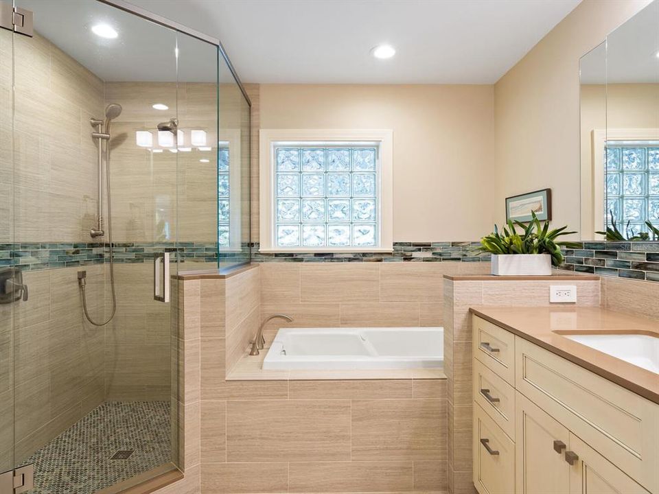 В аренду: $7,900 (3 спален, 3 ванн, 2475 Квадратных фут)