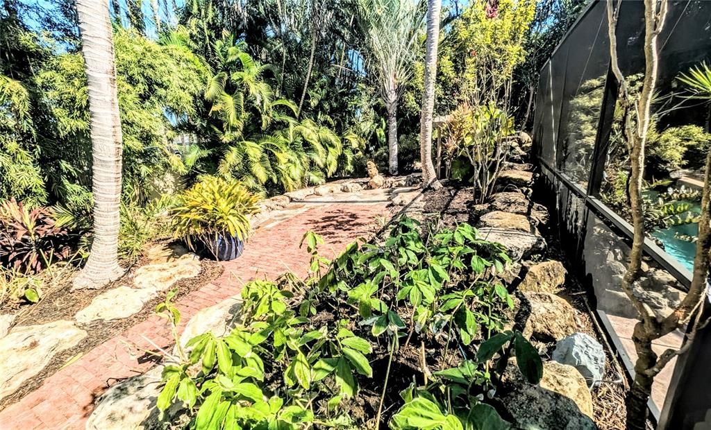 En Renta: $4,999 (3 camas, 2 baños, 2306 Pies cuadrados)