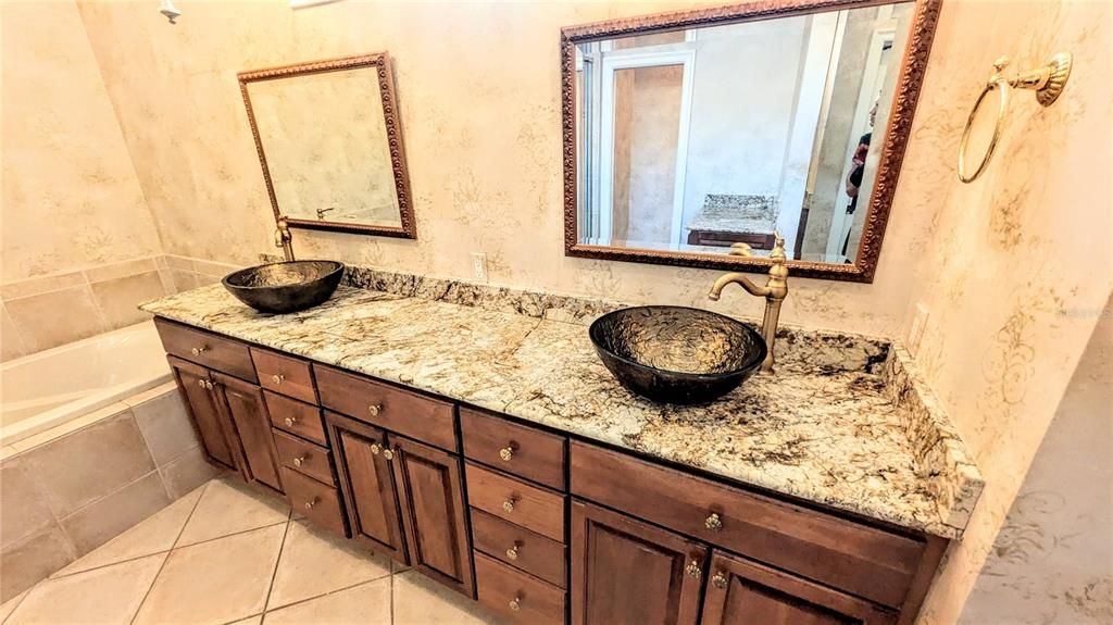 En Renta: $4,999 (3 camas, 2 baños, 2306 Pies cuadrados)