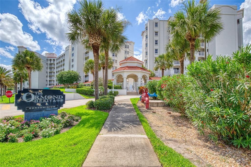 For Sale: $635,000 (3 beds, 3 baths, 2675 Square Feet)