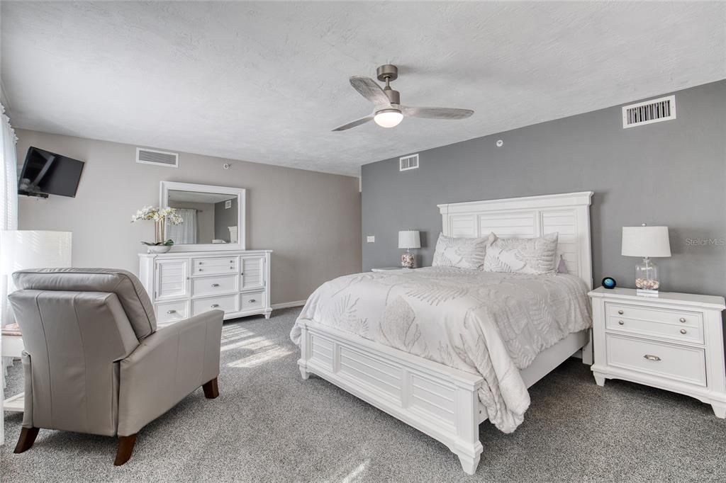 For Sale: $635,000 (3 beds, 3 baths, 2675 Square Feet)