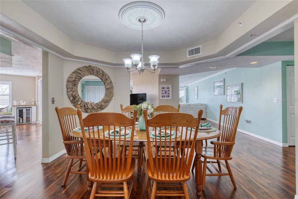 For Sale: $635,000 (3 beds, 3 baths, 2675 Square Feet)