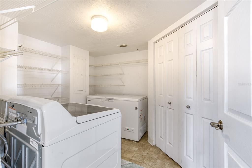 For Sale: $635,000 (3 beds, 3 baths, 2675 Square Feet)