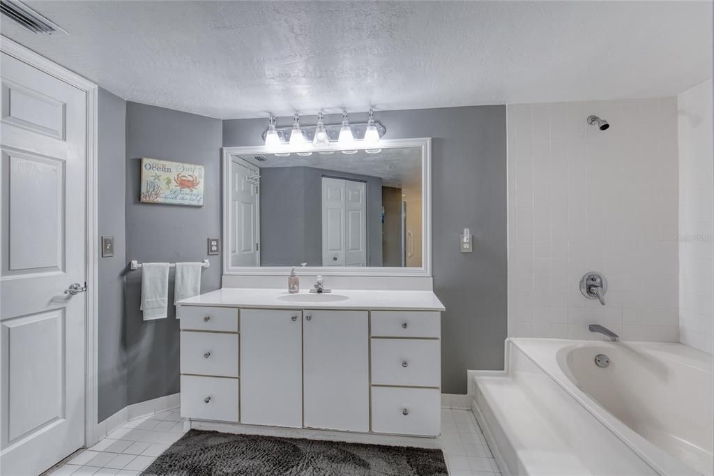For Sale: $635,000 (3 beds, 3 baths, 2675 Square Feet)