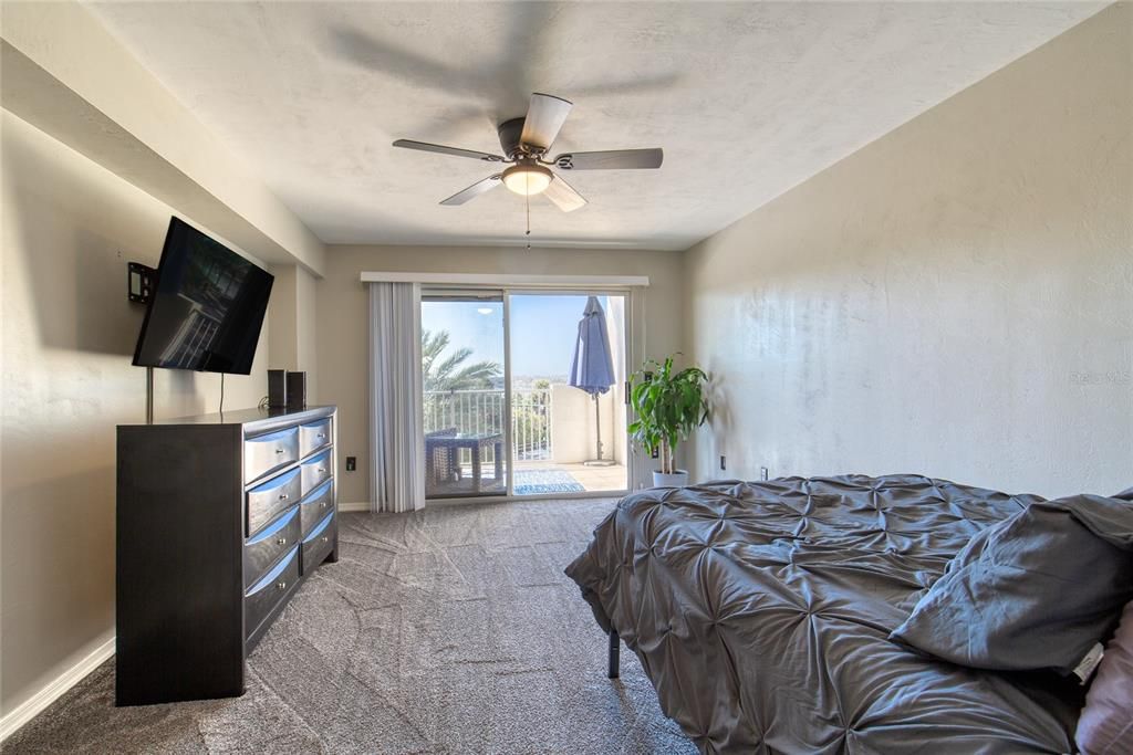 For Sale: $635,000 (3 beds, 3 baths, 2675 Square Feet)
