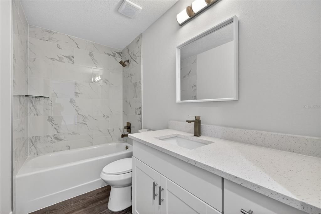 Activo con contrato: $204,900 (3 camas, 2 baños, 1058 Pies cuadrados)