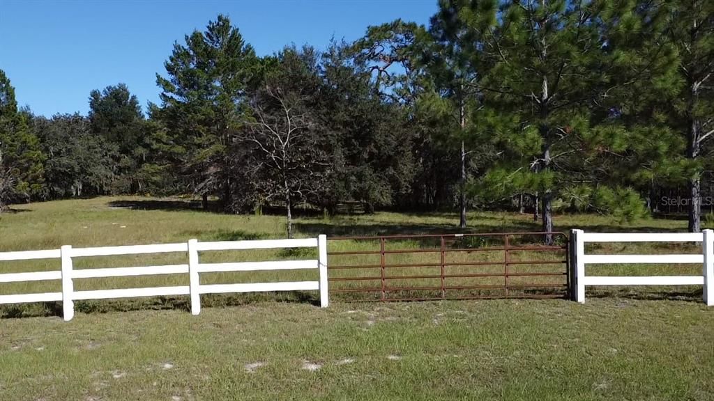 En Venta: $325,000 (10.00 acres)