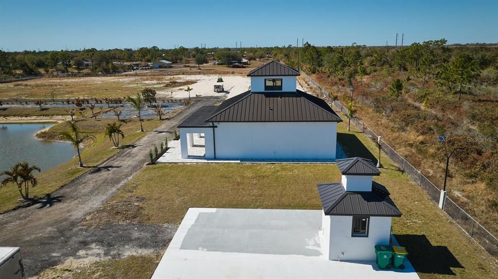 For Sale: $899,900 (3 beds, 3 baths, 1600 Square Feet)