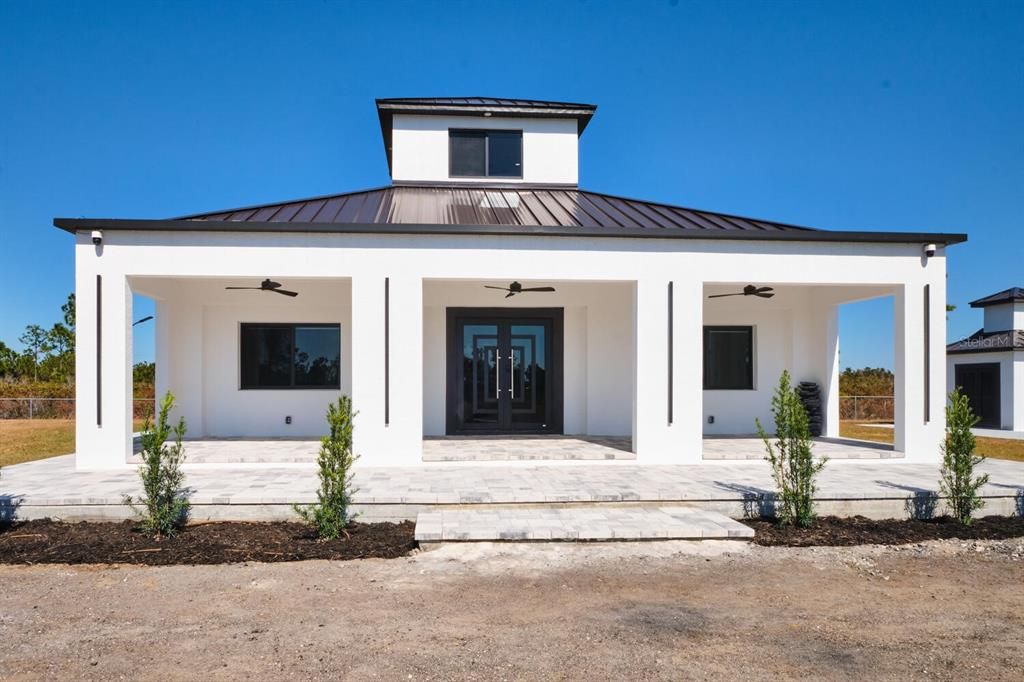 For Sale: $899,900 (3 beds, 3 baths, 1600 Square Feet)