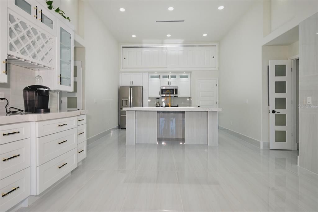 For Sale: $899,900 (3 beds, 3 baths, 1600 Square Feet)