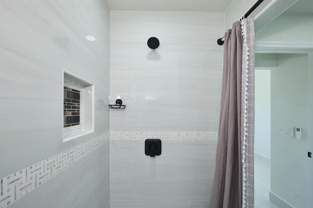 For Sale: $899,900 (3 beds, 3 baths, 1600 Square Feet)