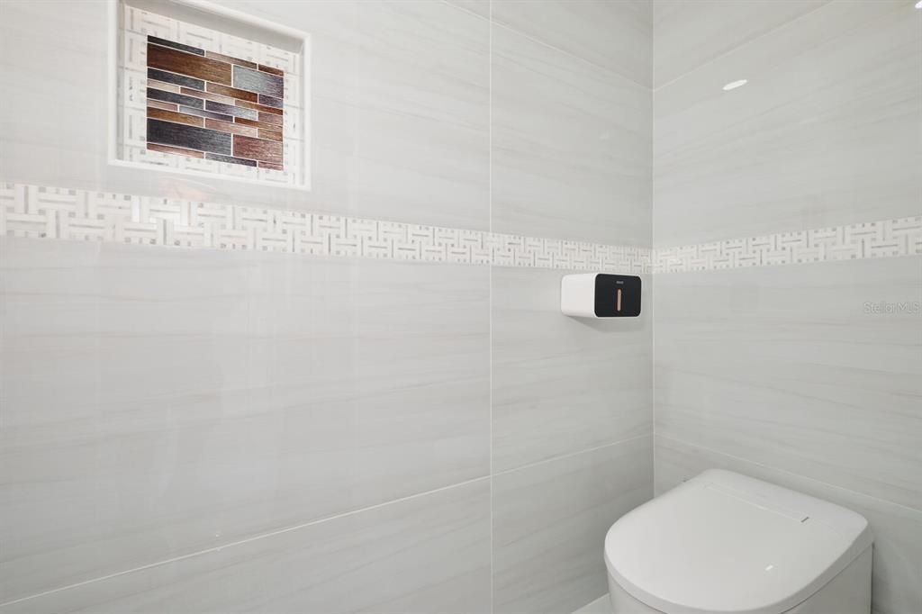 For Sale: $899,900 (3 beds, 3 baths, 1600 Square Feet)