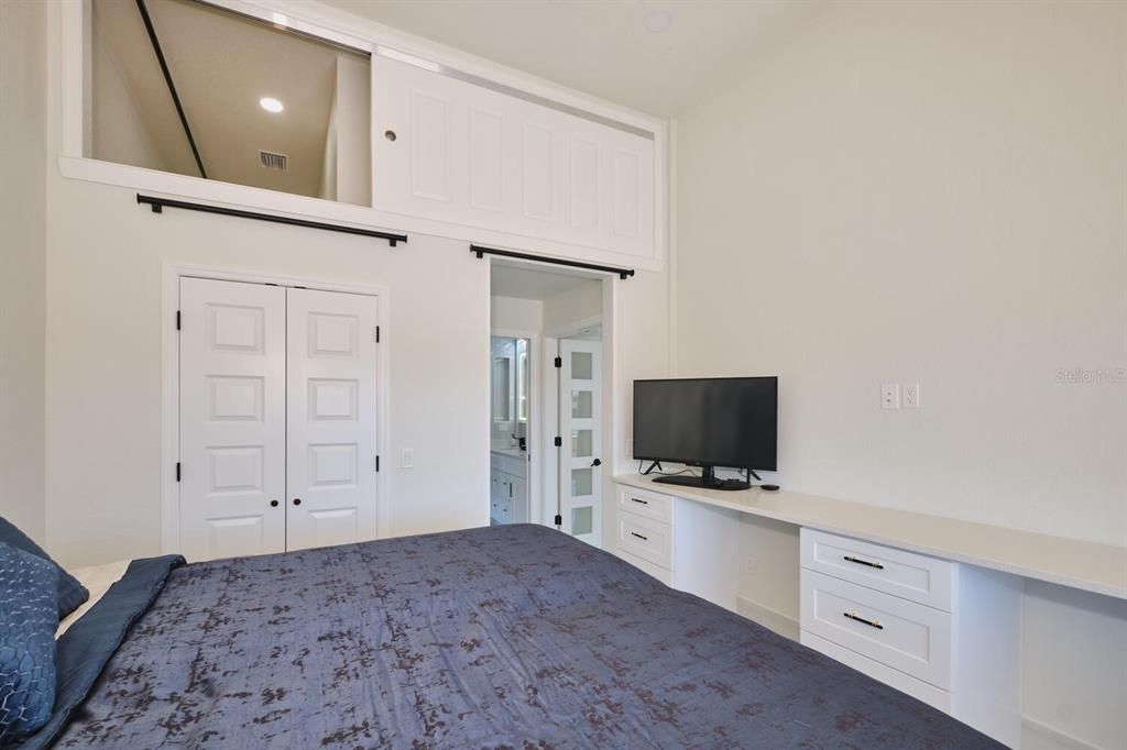 For Sale: $899,900 (3 beds, 3 baths, 1600 Square Feet)