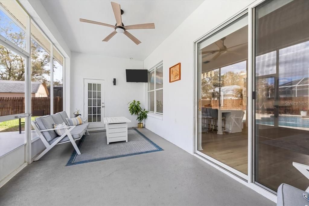 Activo con contrato: $525,000 (4 camas, 2 baños, 2210 Pies cuadrados)
