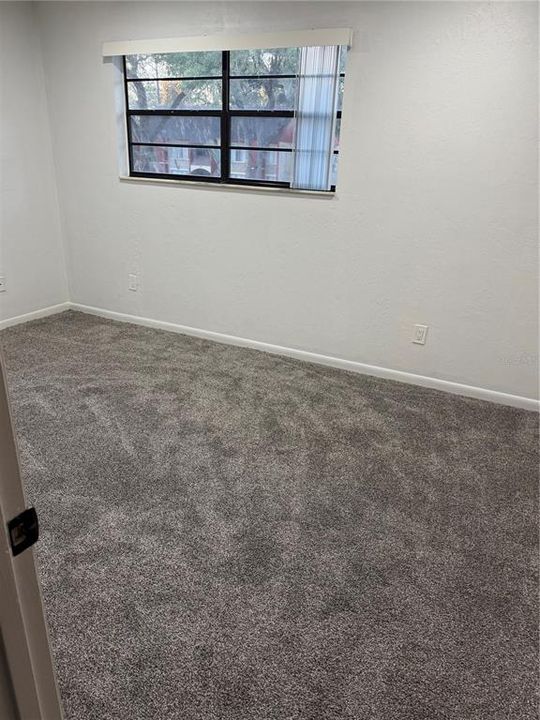 待售: $129,900 (2 贝兹, 1 浴室, 960 平方英尺)