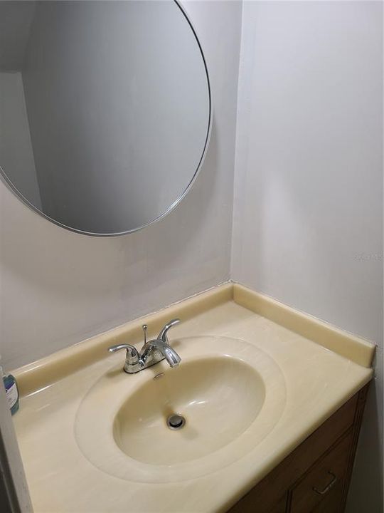 待售: $129,900 (2 贝兹, 1 浴室, 960 平方英尺)