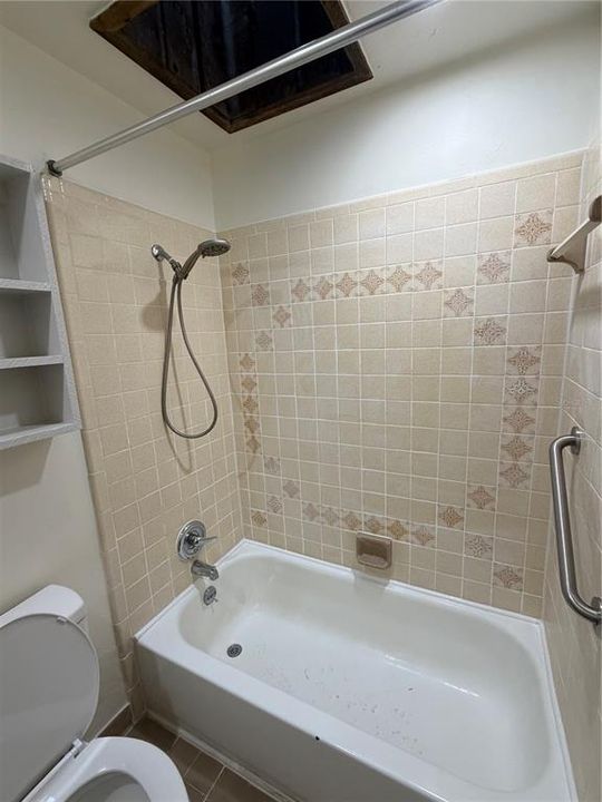 待售: $129,900 (2 贝兹, 1 浴室, 960 平方英尺)