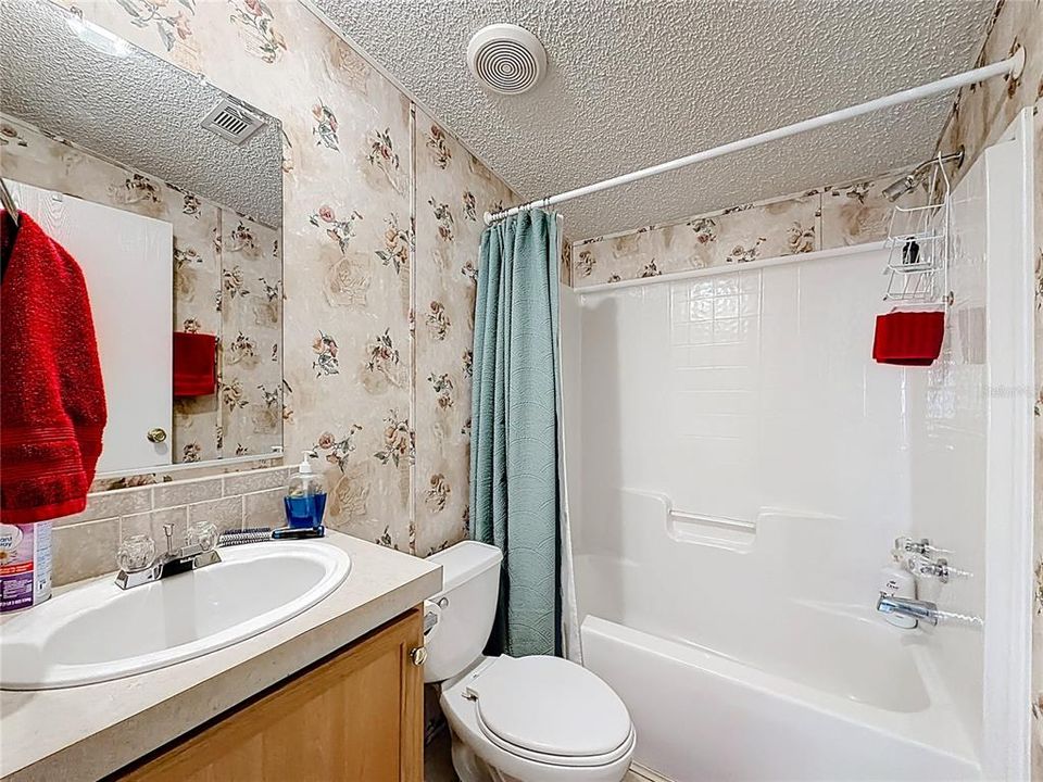 For Sale: $239,900 (3 beds, 2 baths, 960 Square Feet)