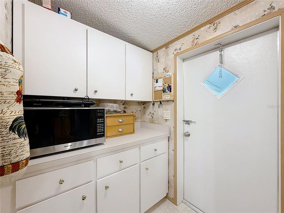 For Sale: $239,900 (3 beds, 2 baths, 960 Square Feet)
