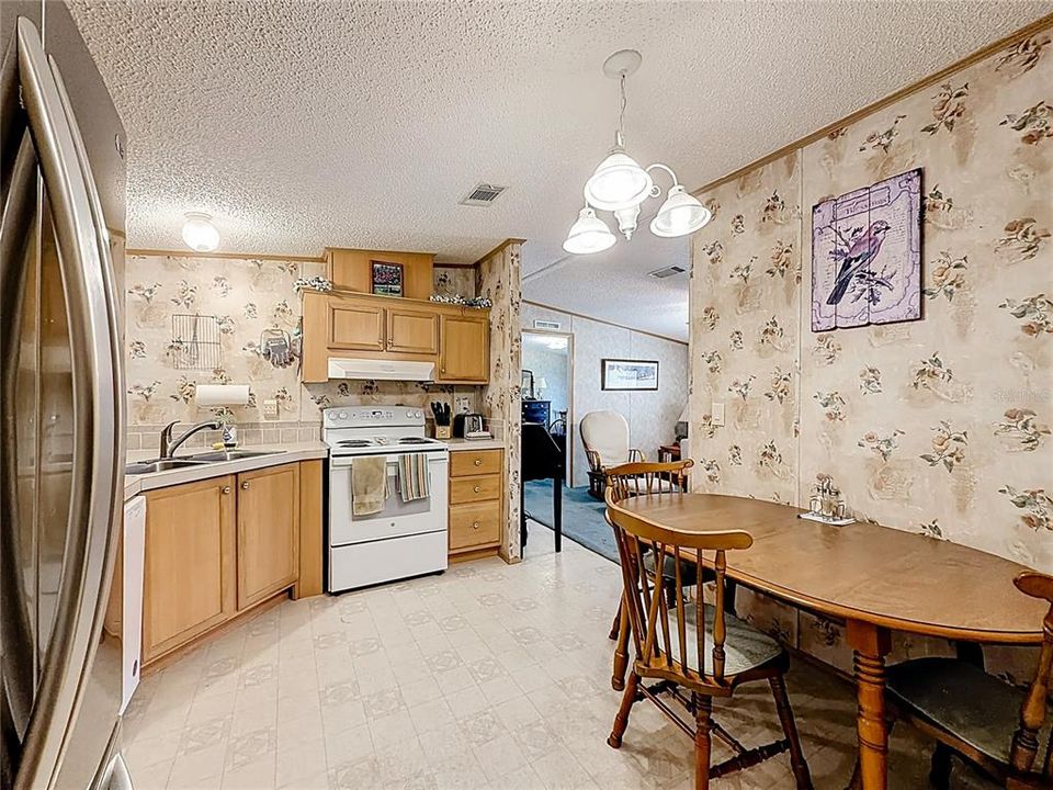 For Sale: $239,900 (3 beds, 2 baths, 960 Square Feet)
