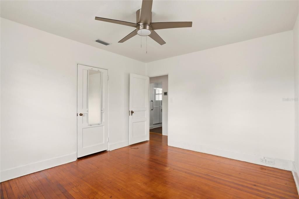 For Sale: $227,000 (2 beds, 2 baths, 1492 Square Feet)