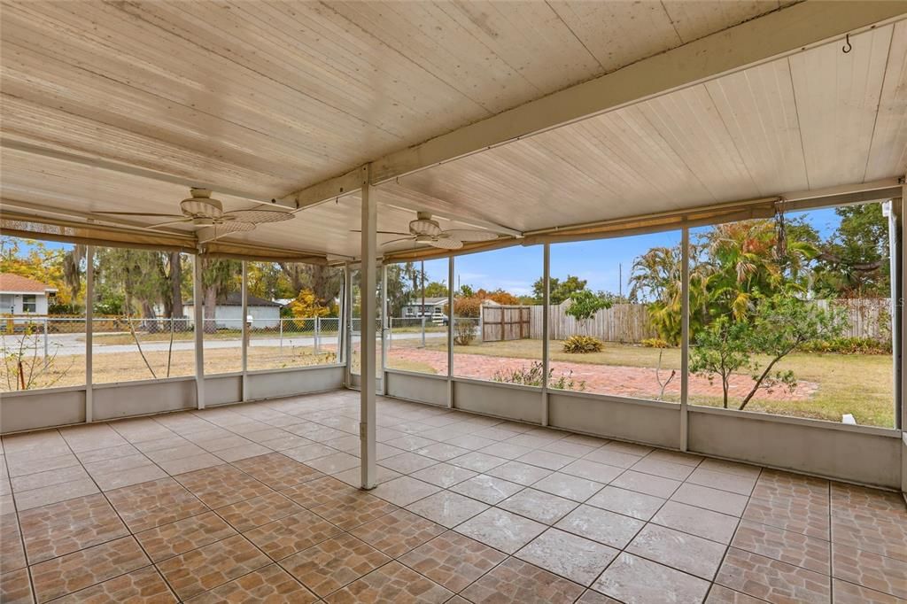 For Sale: $227,000 (2 beds, 2 baths, 1492 Square Feet)