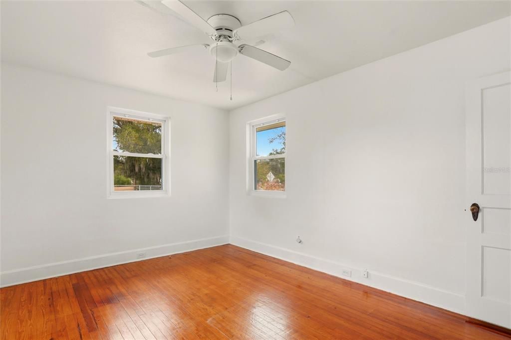 For Sale: $227,000 (2 beds, 2 baths, 1492 Square Feet)