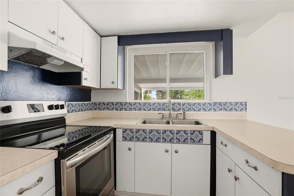 For Sale: $227,000 (2 beds, 2 baths, 1492 Square Feet)
