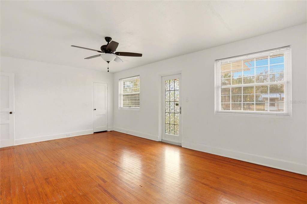 For Sale: $227,000 (2 beds, 2 baths, 1492 Square Feet)