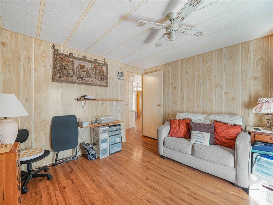 На продажу: $149,900 (2 спален, 2 ванн, 1248 Квадратных фут)