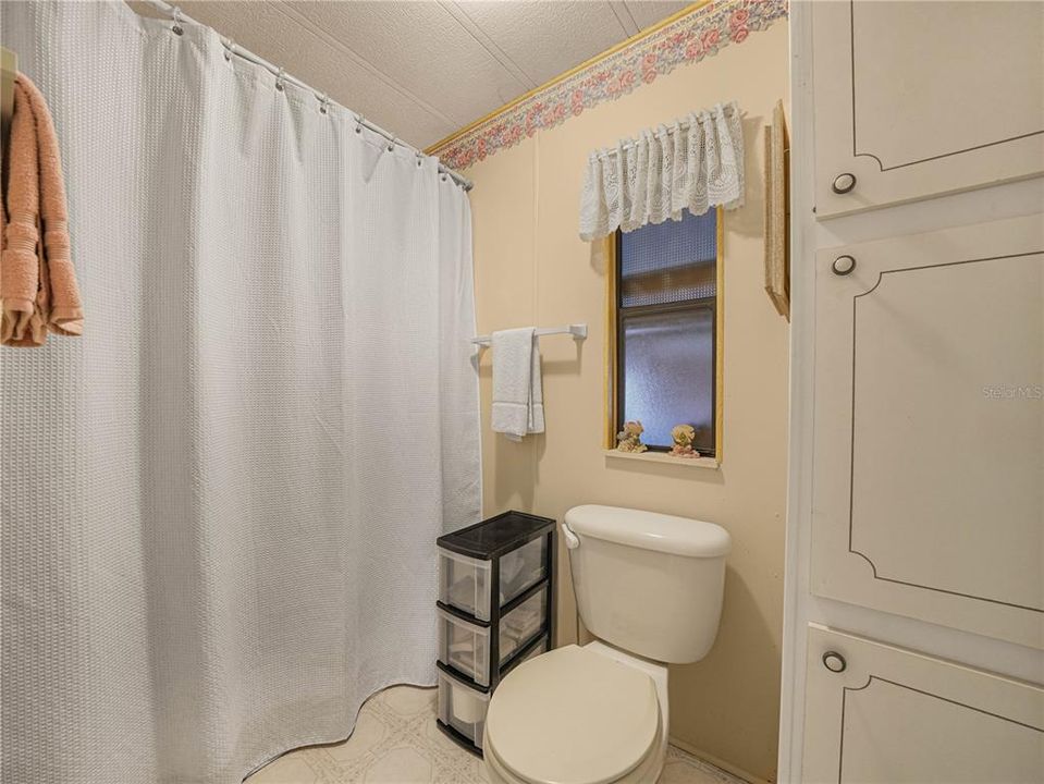 На продажу: $149,900 (2 спален, 2 ванн, 1248 Квадратных фут)