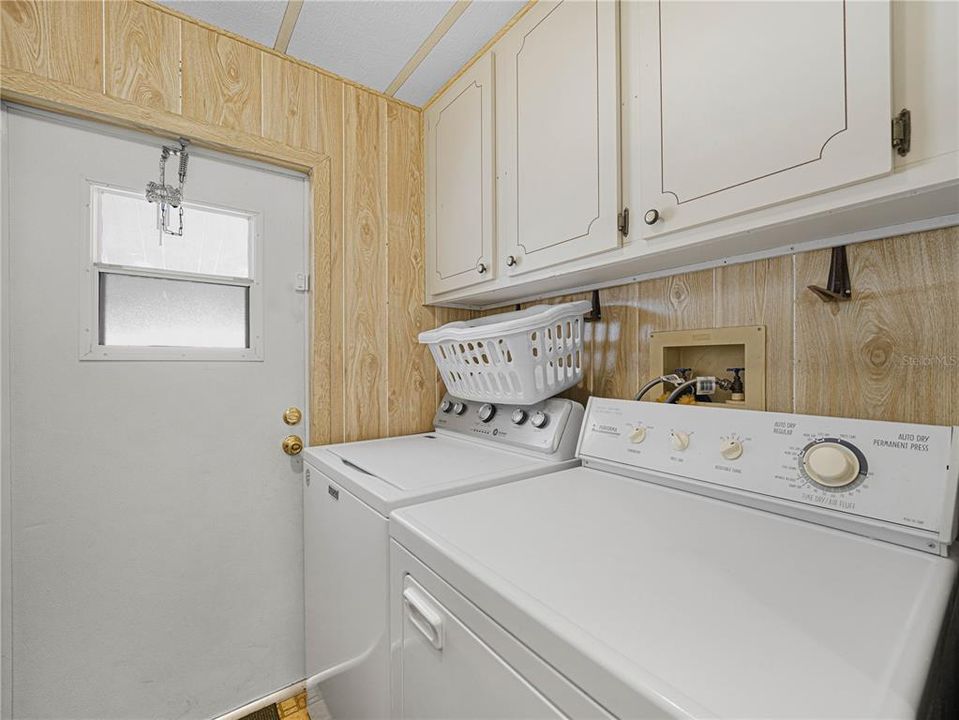 На продажу: $149,900 (2 спален, 2 ванн, 1248 Квадратных фут)