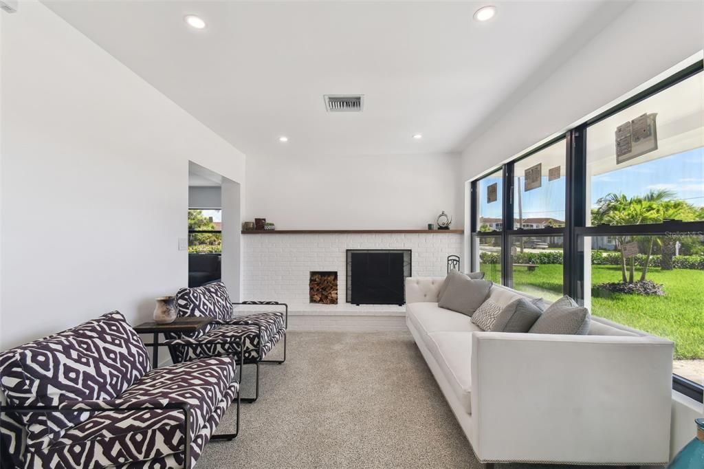 For Sale: $815,000 (3 beds, 2 baths, 1642 Square Feet)