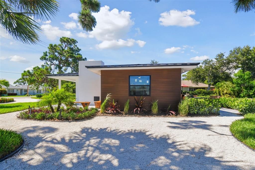 For Sale: $815,000 (3 beds, 2 baths, 1642 Square Feet)