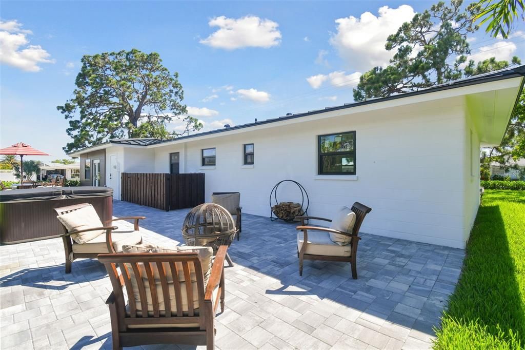 For Sale: $815,000 (3 beds, 2 baths, 1642 Square Feet)