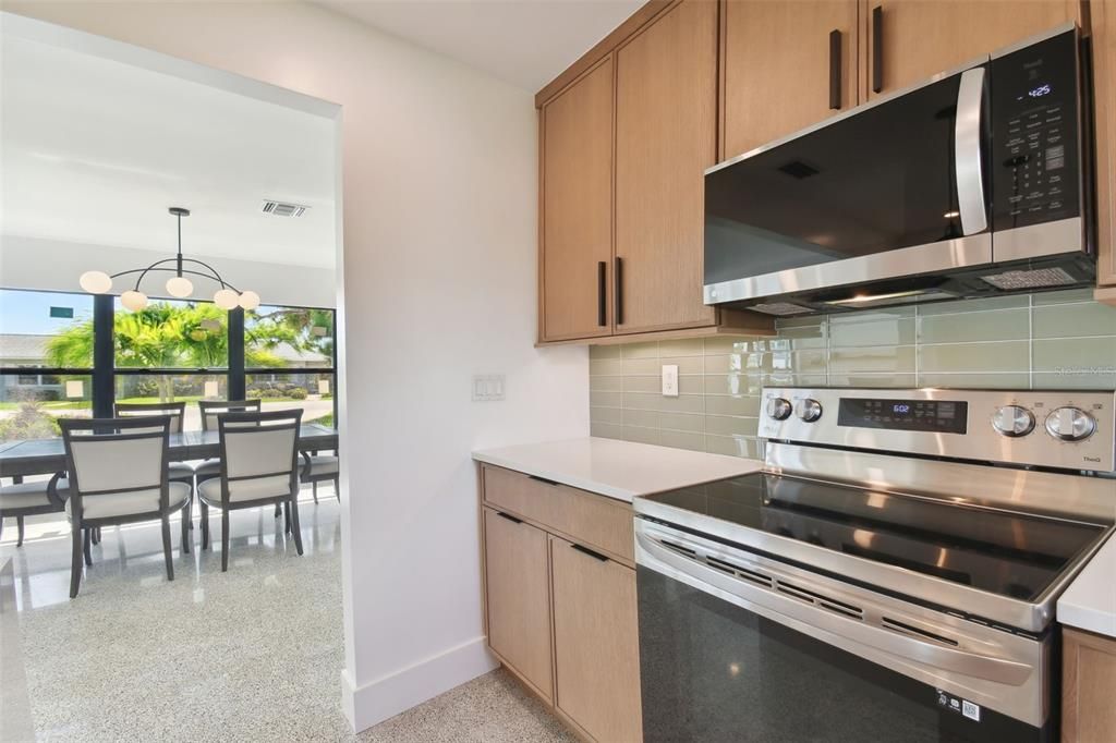 For Sale: $815,000 (3 beds, 2 baths, 1642 Square Feet)