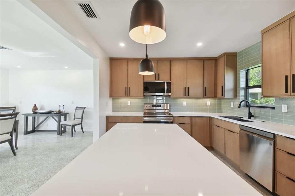 For Sale: $815,000 (3 beds, 2 baths, 1642 Square Feet)