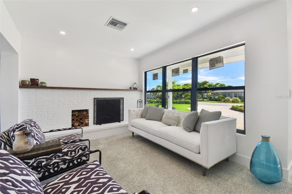 For Sale: $815,000 (3 beds, 2 baths, 1642 Square Feet)