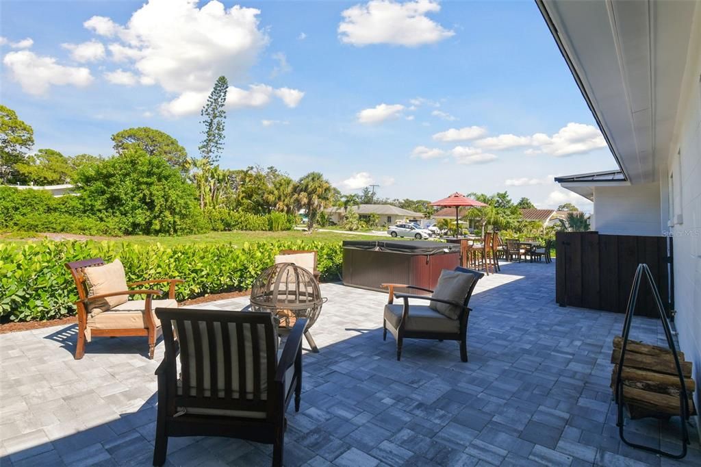 For Sale: $815,000 (3 beds, 2 baths, 1642 Square Feet)