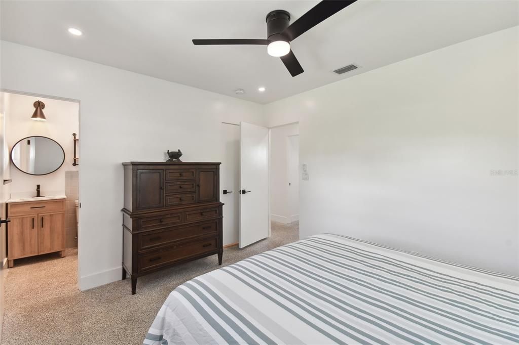 For Sale: $815,000 (3 beds, 2 baths, 1642 Square Feet)