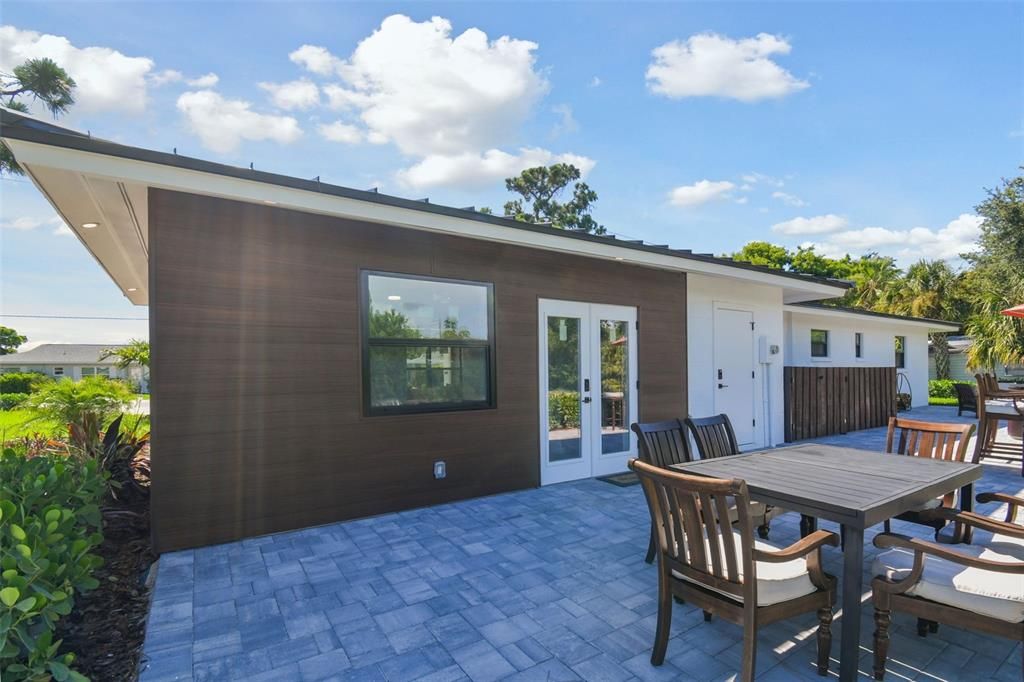 For Sale: $815,000 (3 beds, 2 baths, 1642 Square Feet)