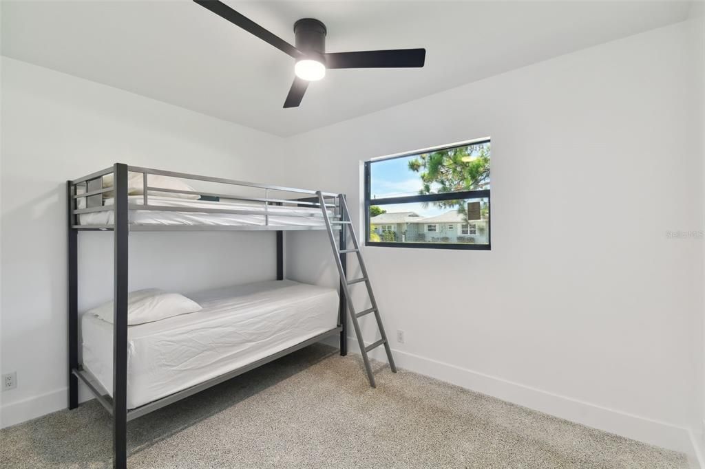 For Sale: $815,000 (3 beds, 2 baths, 1642 Square Feet)