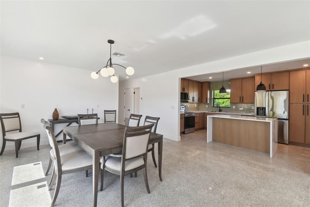 For Sale: $815,000 (3 beds, 2 baths, 1642 Square Feet)