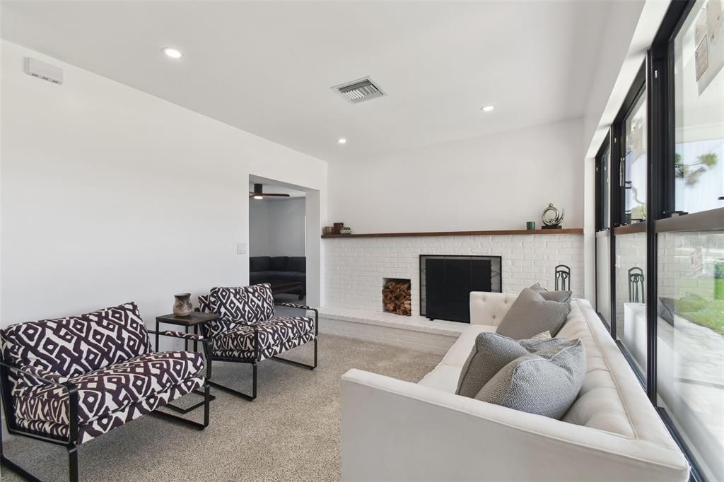 For Sale: $815,000 (3 beds, 2 baths, 1642 Square Feet)
