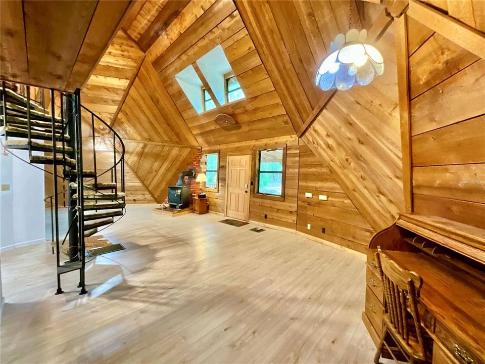 En Venta: $349,995 (3 camas, 2 baños, 1612 Pies cuadrados)