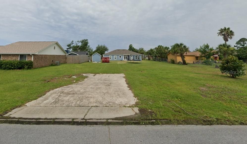 En Venta: $88,999 (0.22 acres)