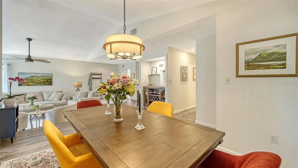 En Venta: $299,000 (2 camas, 2 baños, 1501 Pies cuadrados)